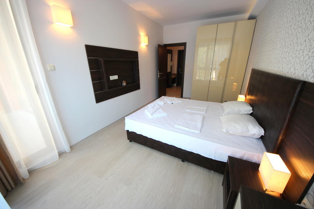 Menada Harmony Suites Apartments Sunny Beach Room photo